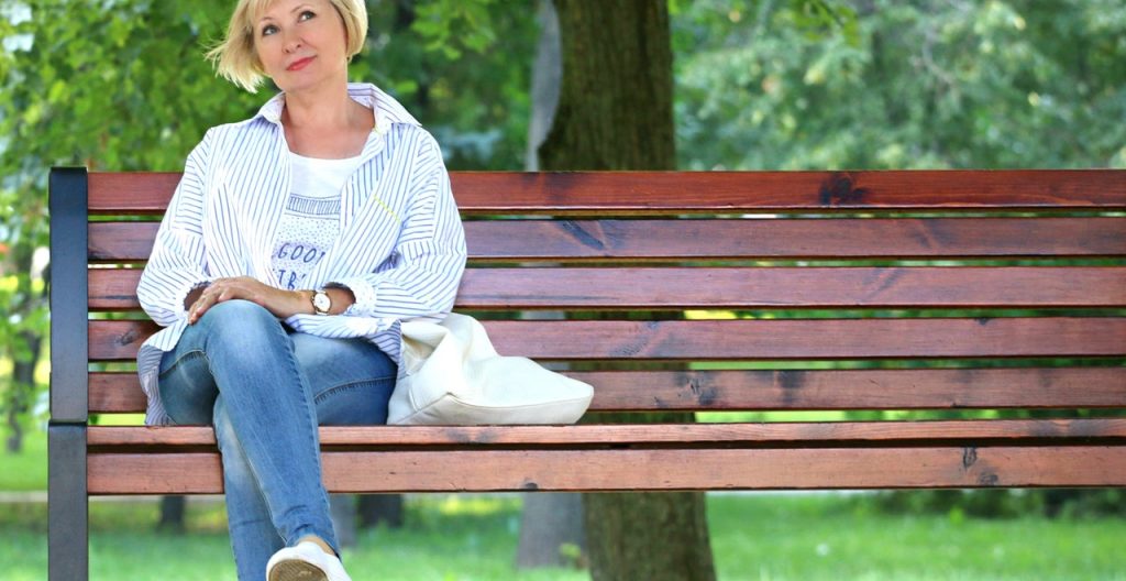 woman-bench-stand-by-blonde-157622